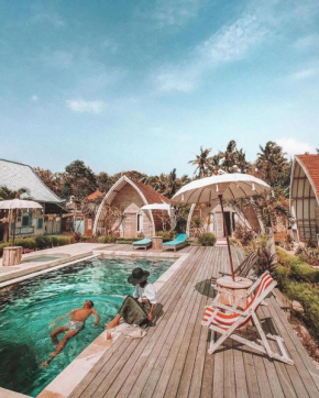 Гостиница La Roja Bungalows  Nusapenida
